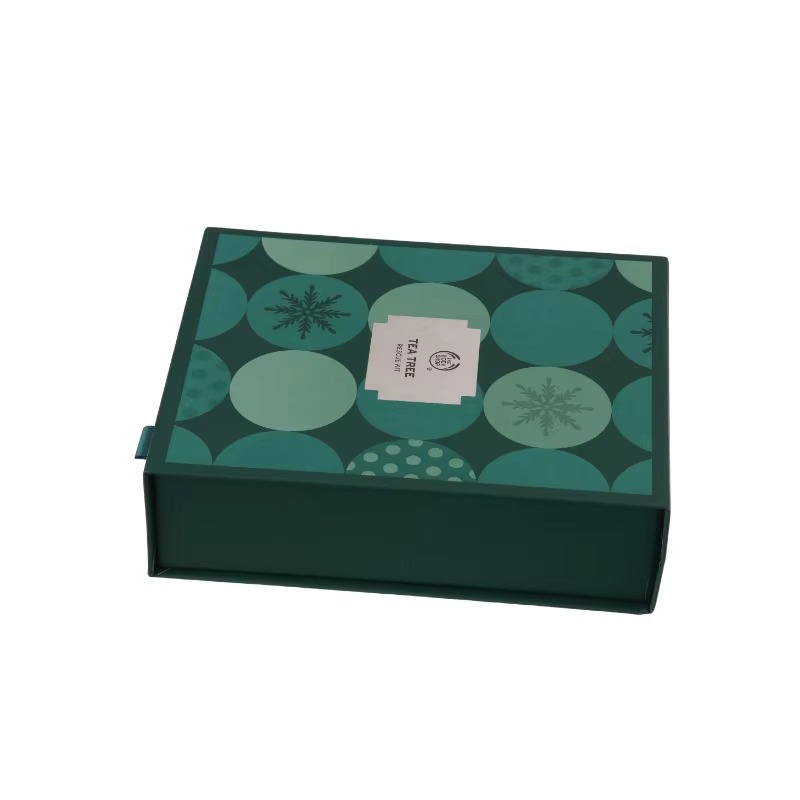 صندوق تغليف فاخر مخصص للعناية  - مراجعة Luxury Skincare Event وسعره